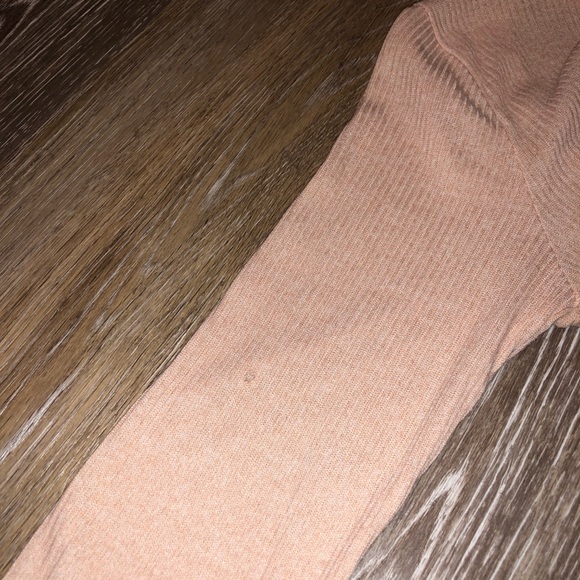light pink Hollister long sleeve - Picture 3 of 3